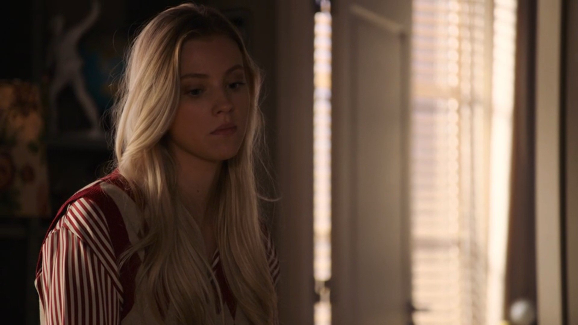 Nola begrijpt niet dat Steef en Troj zo gek reageren.